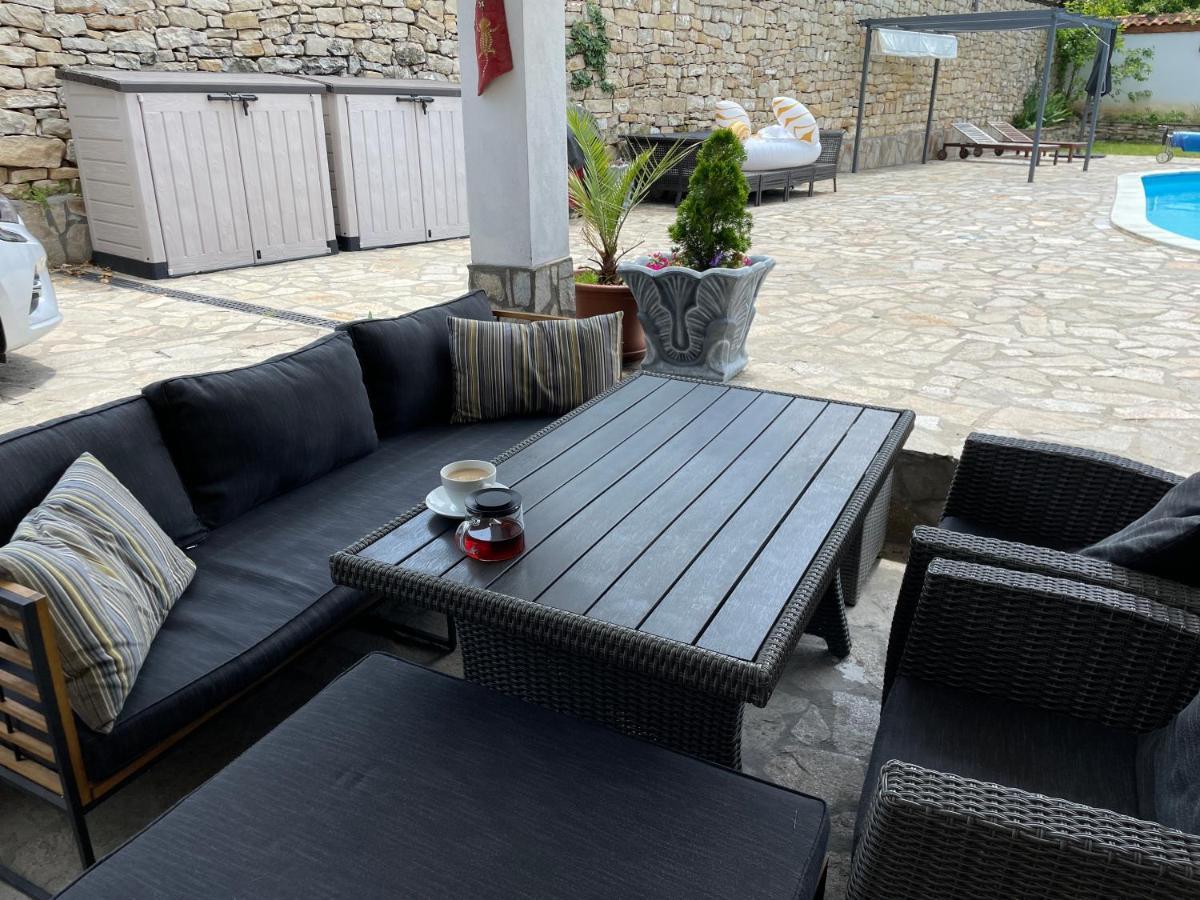 Angliiska Vila อาร์บานาซิ ภายนอก รูปภาพ